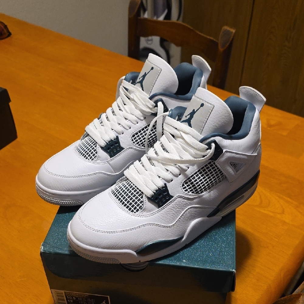 Jordan White and Green Sneakers Classic Design